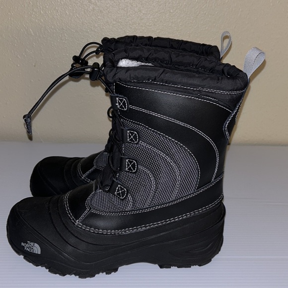 The North Face Alpenglow IV Waterproof Boots for Kids - Size 6 - Excellent cond. - Picture 6 of 8